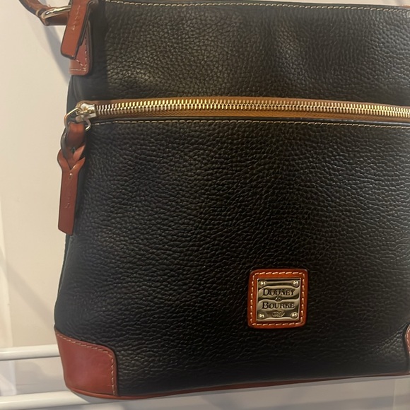 Beautiful classic Dooney & Bourke purse - Picture 2 of 5